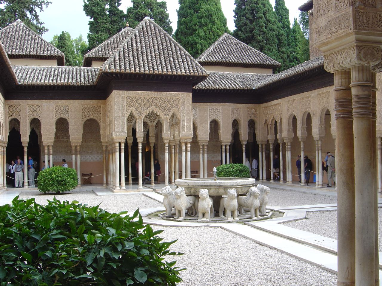 Alhambra de Granada, Patio de los Leones-Malaga Elite Sports
